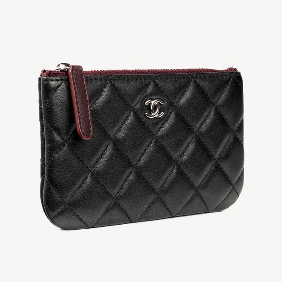 Chanel Black Lambskin Classic Zipped O Pouch - Picture 2 of 13